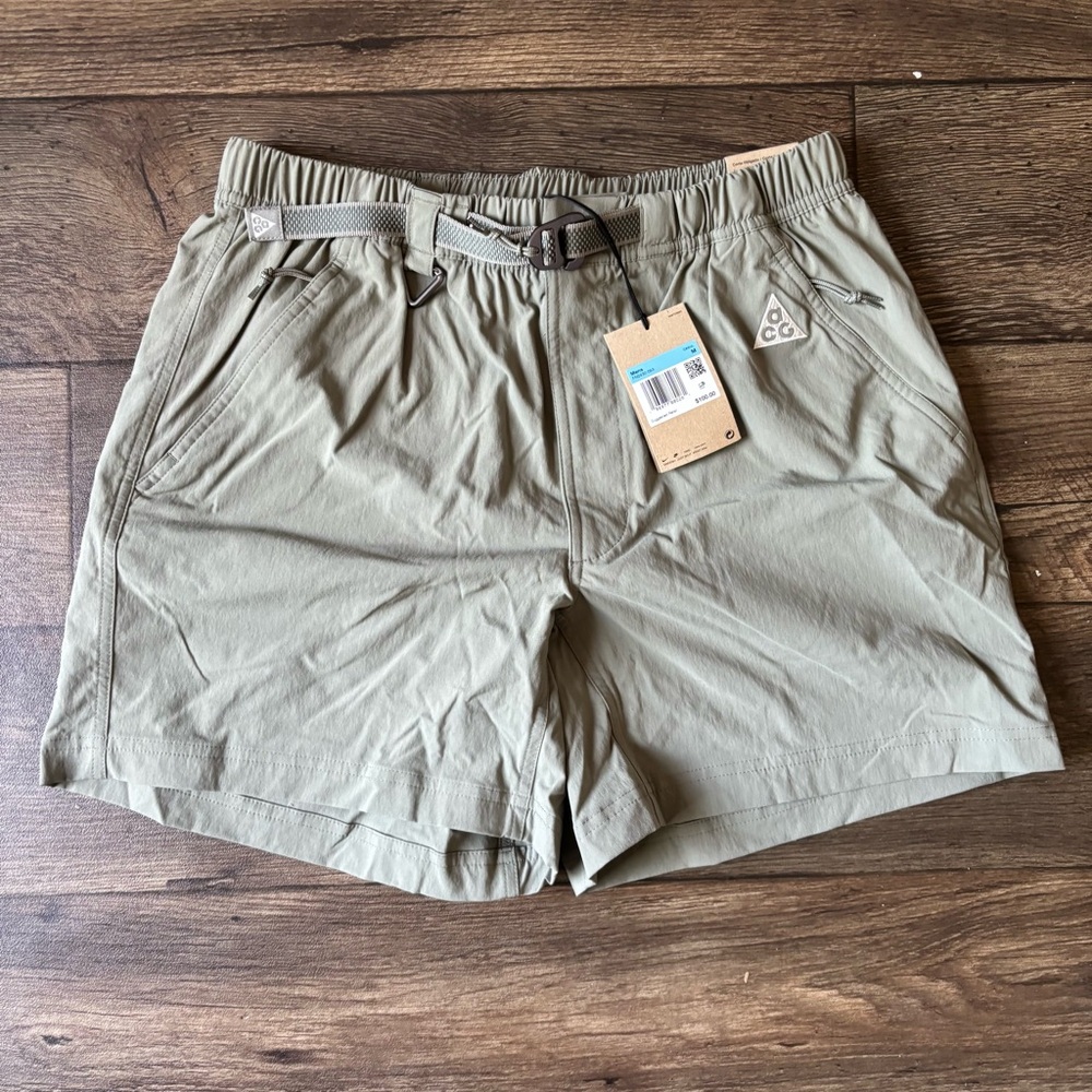 Nike ACG Men's Hiking Shorts Green Size Medium NEW FN2430-053
